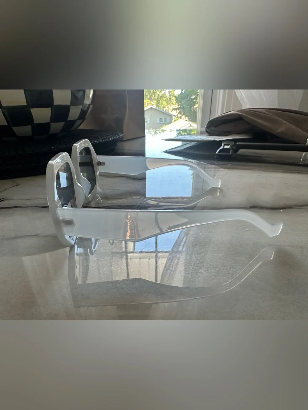 I-SEA White Oversized Geometric Sunglasses Unisex – New With Tags